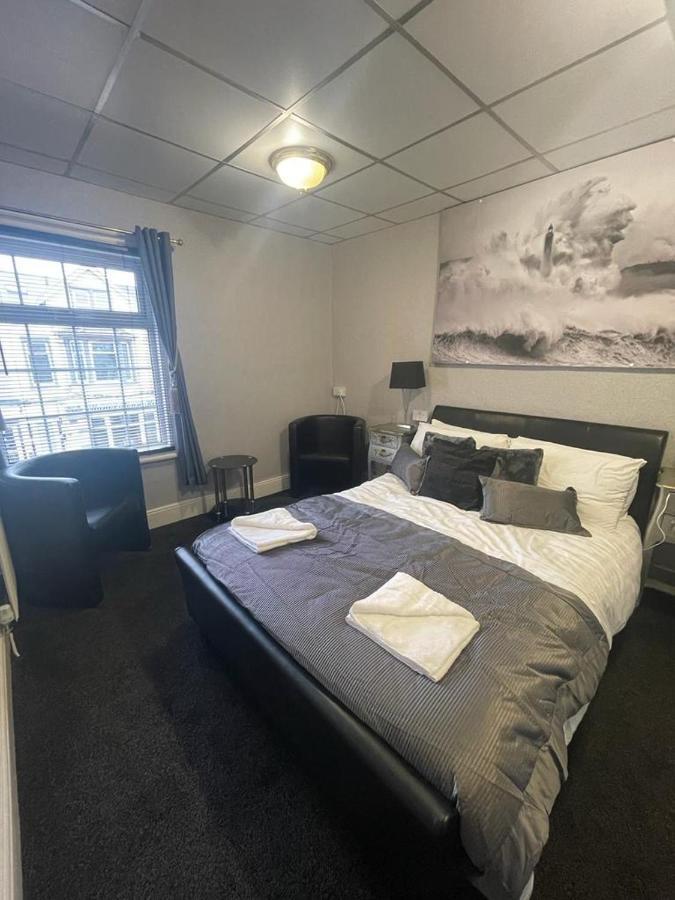 Phildene Suites Blackpool Room photo